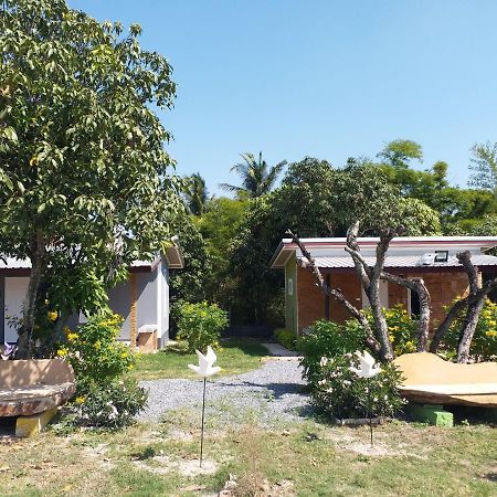 Hotel Baan Hin Sai Suay Nong Sarai Exteriér fotografie