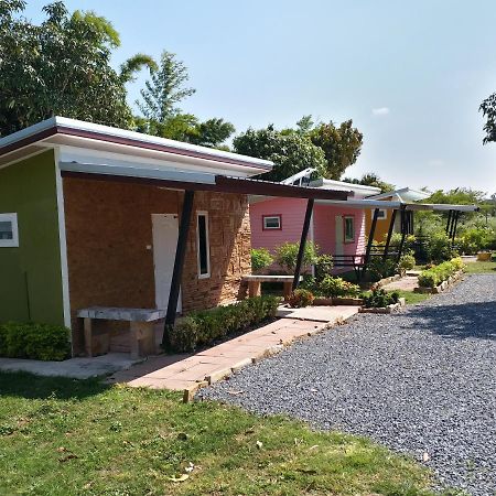 Hotel Baan Hin Sai Suay Nong Sarai Exteriér fotografie