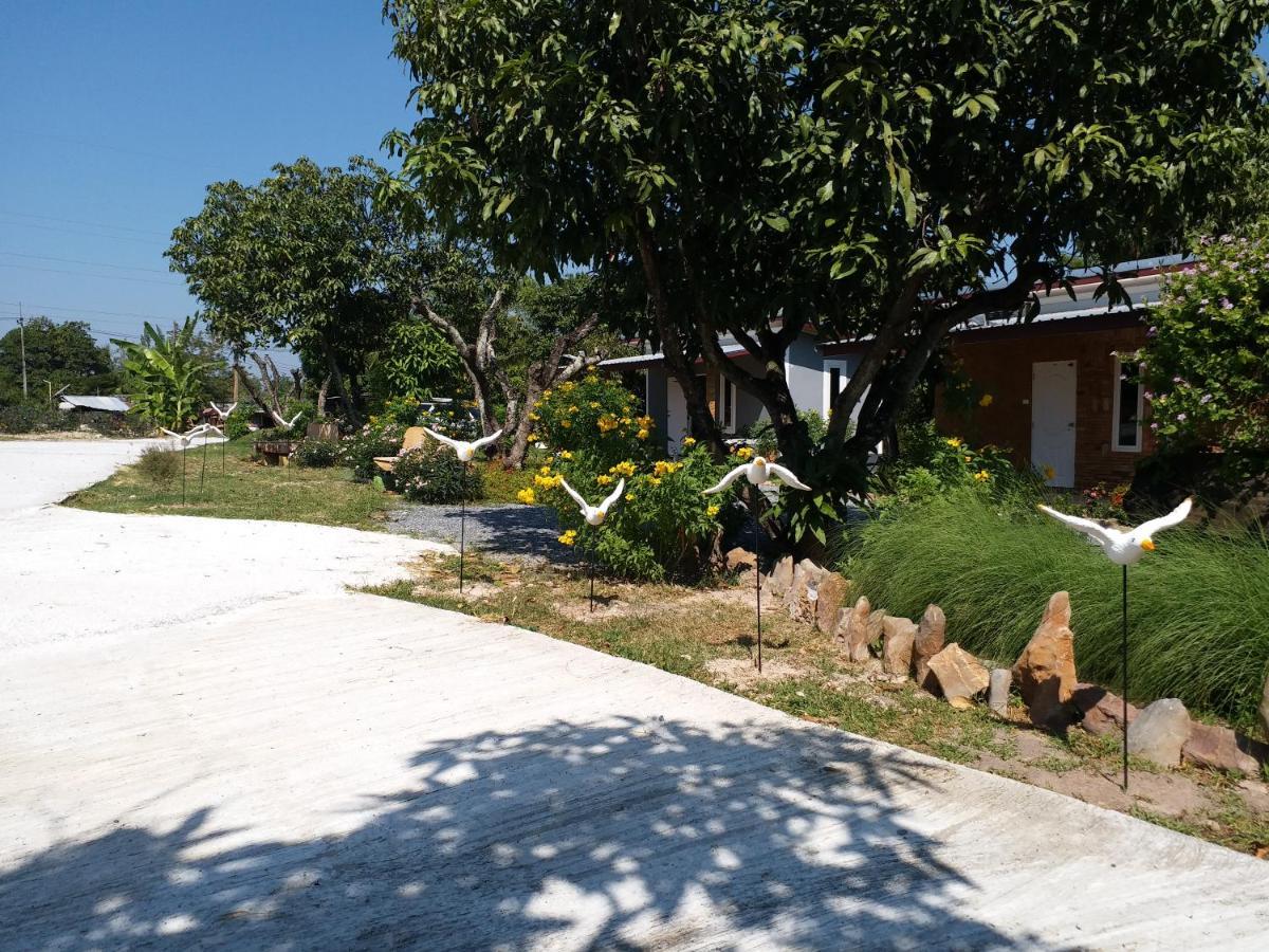 Hotel Baan Hin Sai Suay Nong Sarai Exteriér fotografie