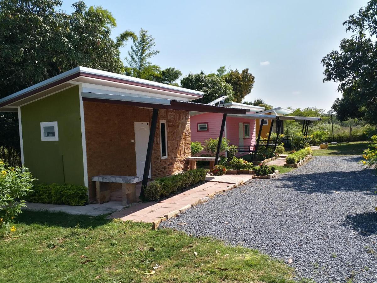 Hotel Baan Hin Sai Suay Nong Sarai Exteriér fotografie